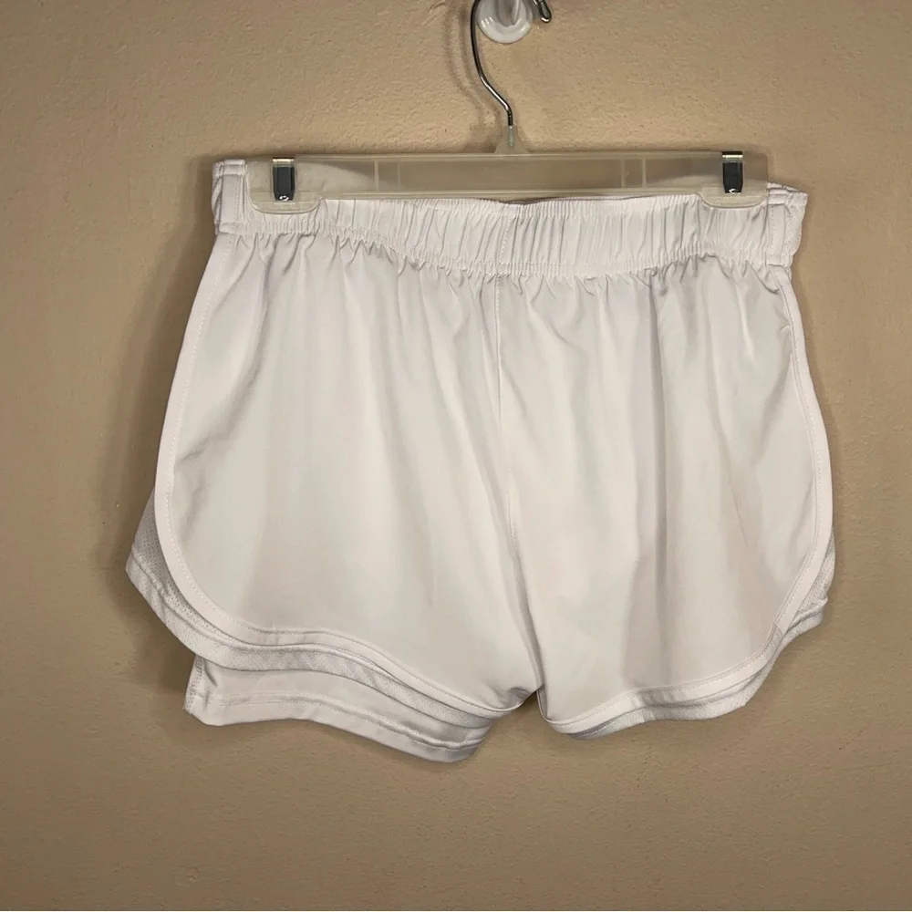 MEDIUM LEGEND WHITE ATHLETIC SHORTS PULL ON ACTIVEWEAR